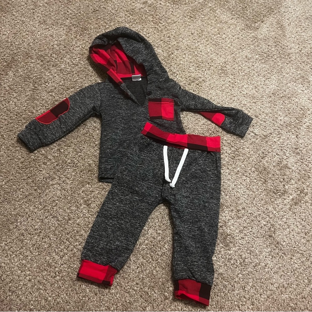 Buffalo plaid matching hoodie and sweatpants. 3-6 month.